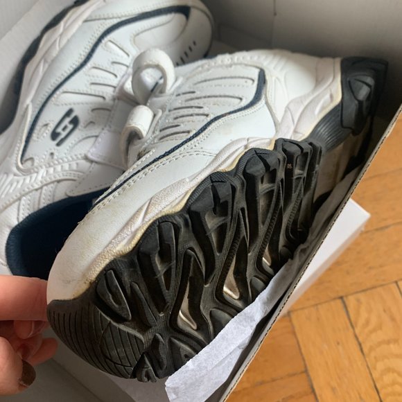 Sketchers Memory Fit Sneaker - Picture 2 of 4